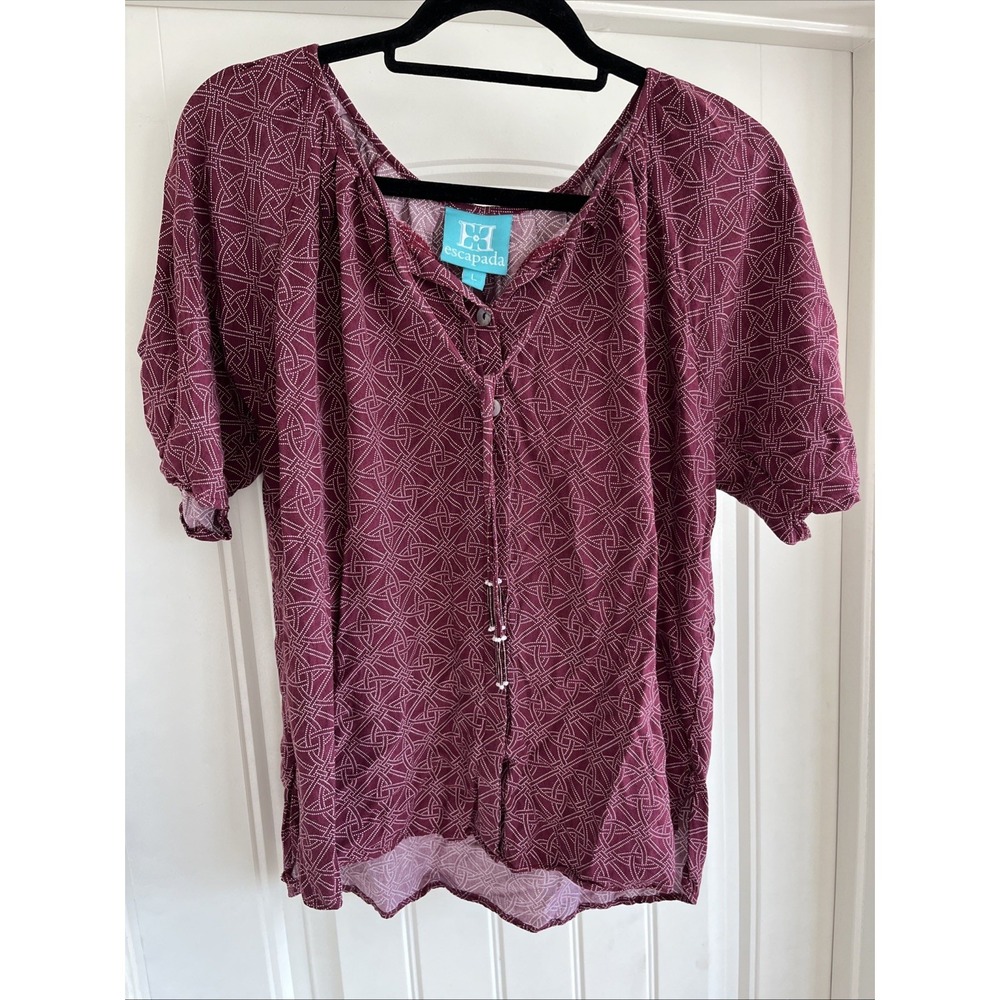Escapada Large Maroon Geometric Beaded Tassels Short Sleeve Vacation Resort Top